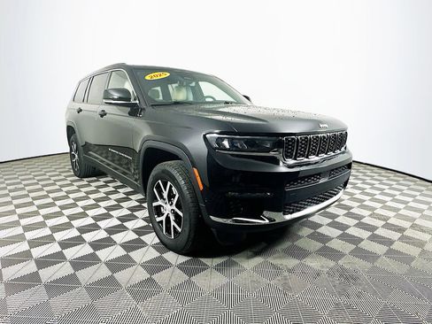 Certified 2025 Jeep Grand Cherokee L Limited w/ Luxury Tech Group II image 2