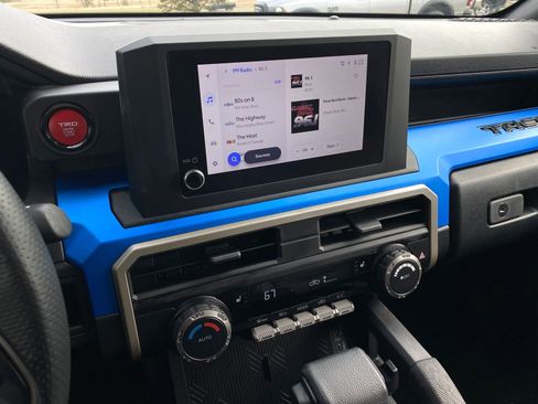 Used 2025 Toyota Tacoma TRD Off-Road image 16