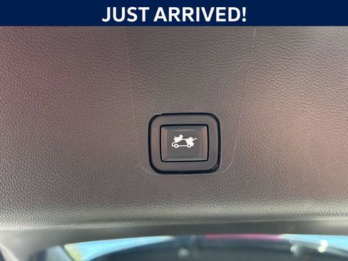 Used 2021 Chevrolet Traverse RS w/ LPO, 'HIT The Road' Package image 8