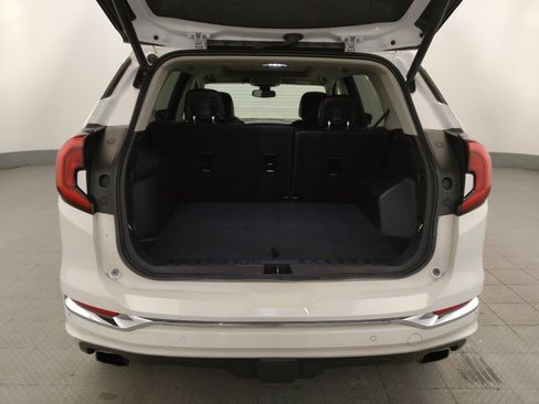 Used 2020 GMC Terrain Denali w/ Denali Premium Package FWD image 29