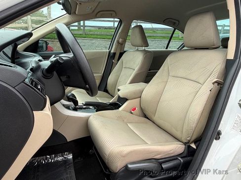 Used 2016 Honda Accord LX image 13