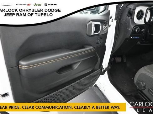 Used 2025 Jeep Wrangler Unlimited Sahara w/ Safety Group AWD/4WD image 13