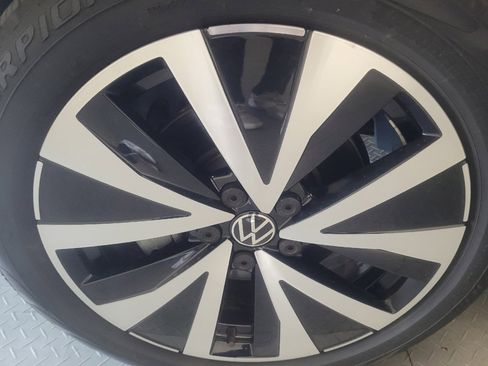 Used 2022 Volkswagen Taos SE FWD image 31