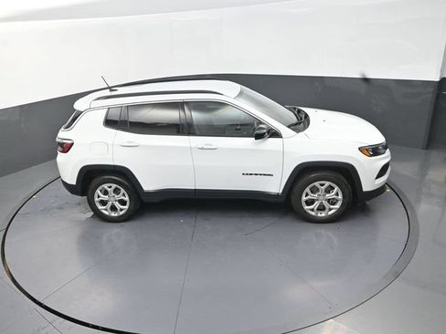 Used 2024 Jeep Compass Latitude AWD/4WD image 29