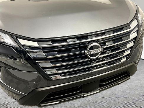 Certified 2026 Nissan Rogue SV AWD/4WD image 32