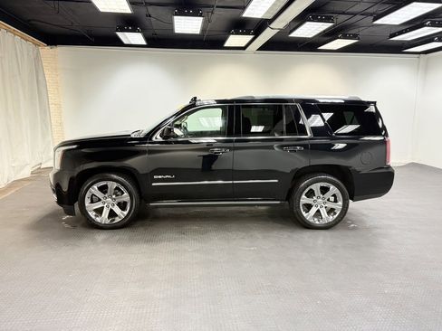 Used 2019 GMC Yukon Denali image 2