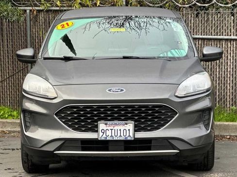 Used 2021 Ford Escape SE image 6