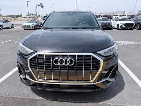 Used 2020 Audi Q3 2.0T Premium w/ Convenience Package AWD/4WD image 2