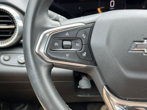 Used 2024 Chevrolet Trax ACTIV w/ Sunroof Package FWD image 19