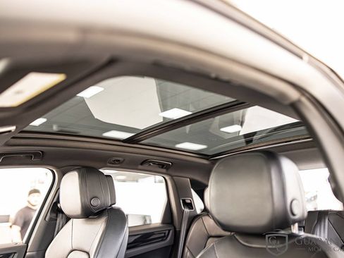 Used 2023 Porsche Cayenne w/ Premium Package AWD/4WD image 19