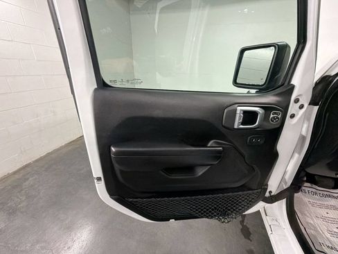 Used 2021 Jeep Wrangler Unlimited Sport AWD/4WD image 22