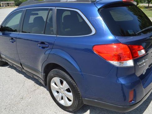 Used 2010 Subaru Outback 3.6R Limited AWD/4WD image 5
