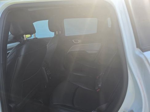 Used 2024 Jeep Compass Limited w/ Sun and Sound Group AWD/4WD image 10