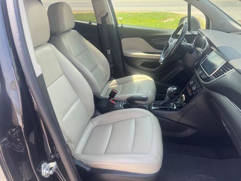 Used 2019 Buick Encore Essence w/ Experience Buick Package AWD/4WD image 10