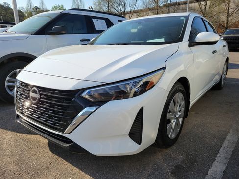 Used 2025 Nissan Sentra S image 3