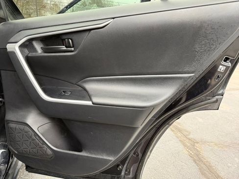 Used 2020 Toyota RAV4 LE AWD/4WD image 29