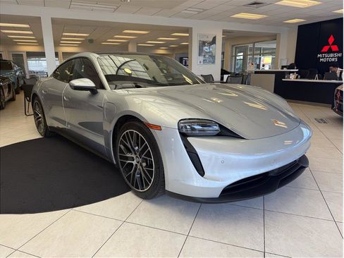 Used 2023 Porsche Taycan 4S w/ Premium Package image 3