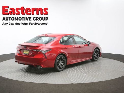 Used 2021 Toyota Camry SE w/ Cold Weather Package image 41