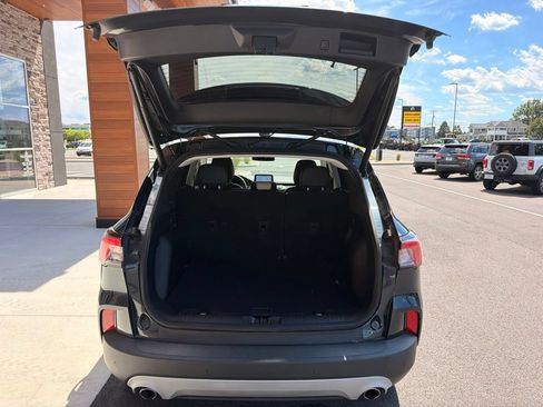 Used 2022 Ford Escape Titanium AWD/4WD image 17