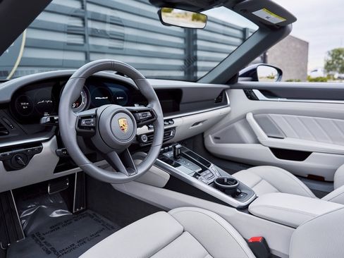 Used 2021 Porsche 911 Turbo S image 2