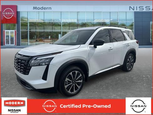 Certified 2026 Nissan Pathfinder Platinum w/ Cargo Package FWD image 1