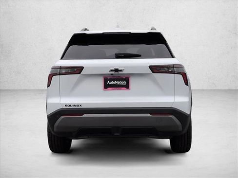 New 2026 Chevrolet Equinox LT FWD image 8