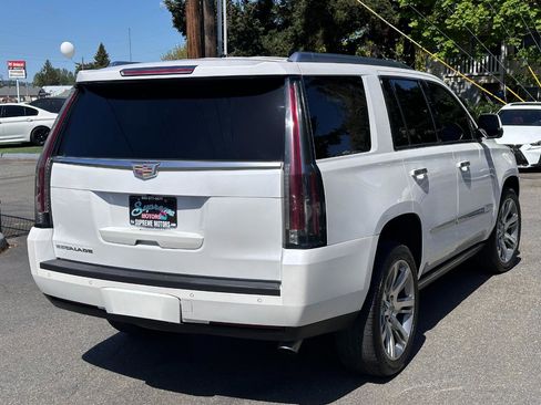 Used 2016 Cadillac Escalade Premium AWD/4WD image 6