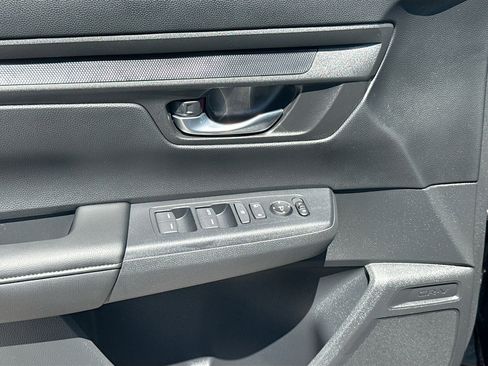 Used 2025 Honda CR-V LX image 16