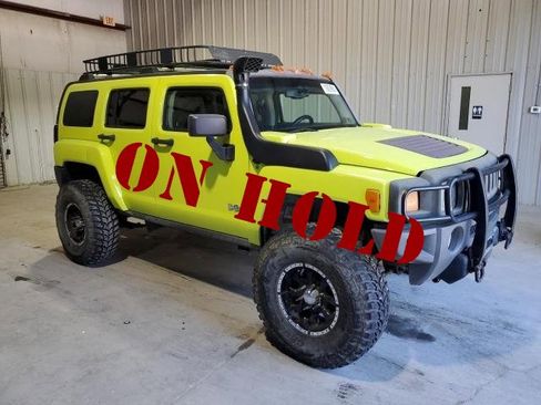Used 2008 HUMMER H3 image 1