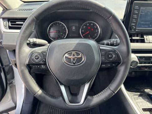 Used 2021 Toyota RAV4 XLE Premium FWD image 14