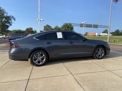 Used 2024 Honda Accord EX image 12