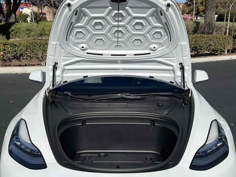 Used 2020 Tesla Model 3 Standard Range Plus image 61