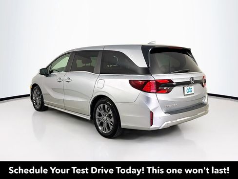 Used 2026 Honda Odyssey Touring image 6