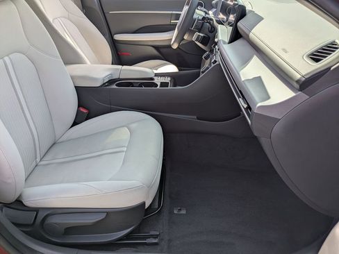 Used 2025 Hyundai Sonata SEL FWD image 28