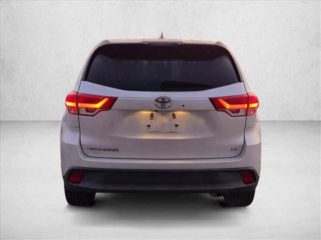 Used 2019 Toyota Highlander Plus FWD image 6