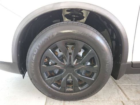 Certified 2016 Nissan Rogue S FWD image 30