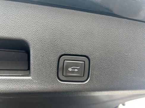 Used 2024 Chevrolet Traverse Z71 AWD/4WD image 18