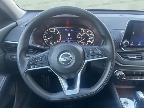 Used 2022 Nissan Altima 2.5 SV FWD image 22