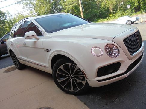 Used 2019 Bentley Bentayga AWD/4WD image 3