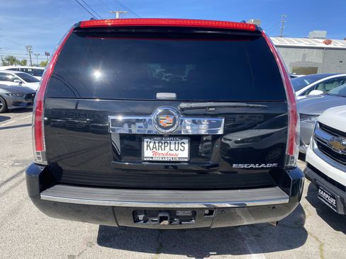 Used 2013 Cadillac Escalade ESV Luxury image 9