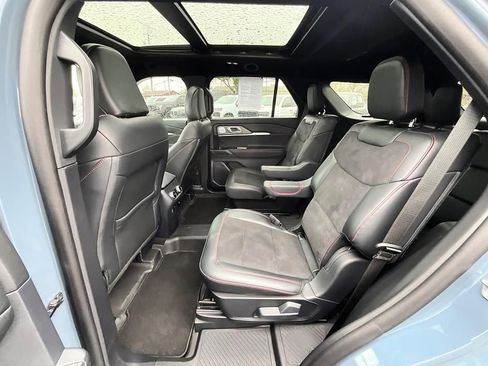 Used 2025 Ford Explorer ST AWD/4WD image 28
