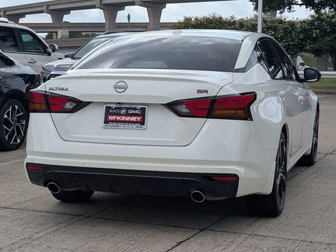 Used 2024 Nissan Altima 2.5 SR w/ SR Premium Package FWD image 4
