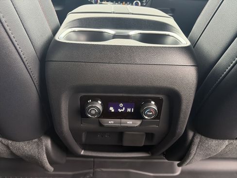 New 2026 Chevrolet Traverse Z71 w/ Driver Confidence Package image 14