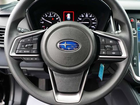 Used 2025 Subaru Outback AWD/4WD image 18