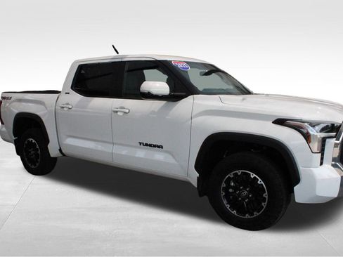 Certified 2025 Toyota Tundra SR5 w/ TRD Off-Road Package AWD/4WD image 17