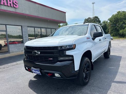 Used 2020 Chevrolet Silverado 1500 LT Trail Boss w/ Convenience Package AWD/4WD image 3