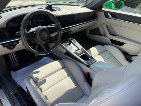 Used 2023 Porsche 911 Carrera 4S AWD/4WD image 7