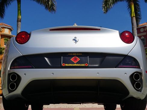 Used 2011 Ferrari California image 53