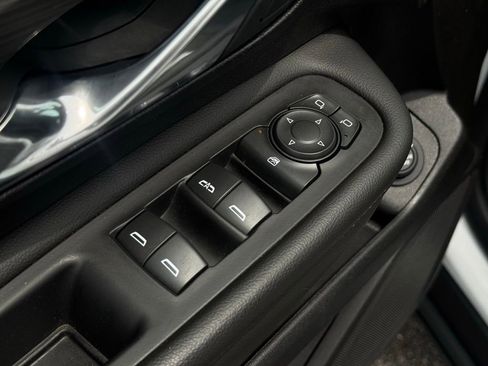 Used 2024 GMC Terrain SLT FWD image 15