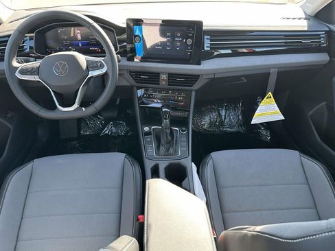New 2026 Volkswagen Jetta SE image 9